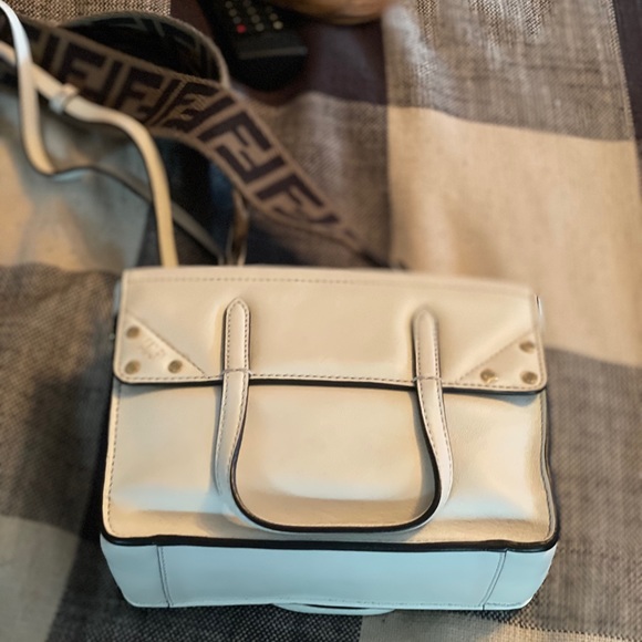 FENDI BAG - Picture 7 of 16